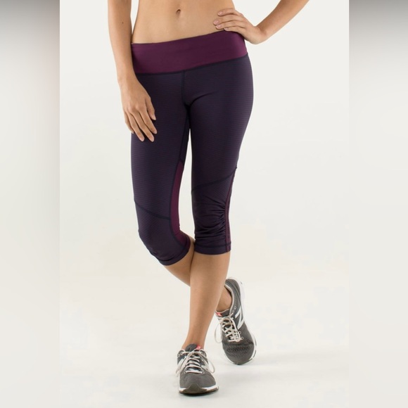 Lululemon Run For Your Life Crop 17”. EUC! Hyper Stripe Plum/Plum Pow Stripe - Picture 3 of 14
